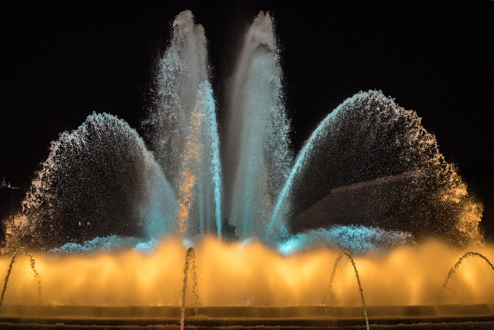 Fuente Magica ist ein magischer Springbrunnen in Barcelona